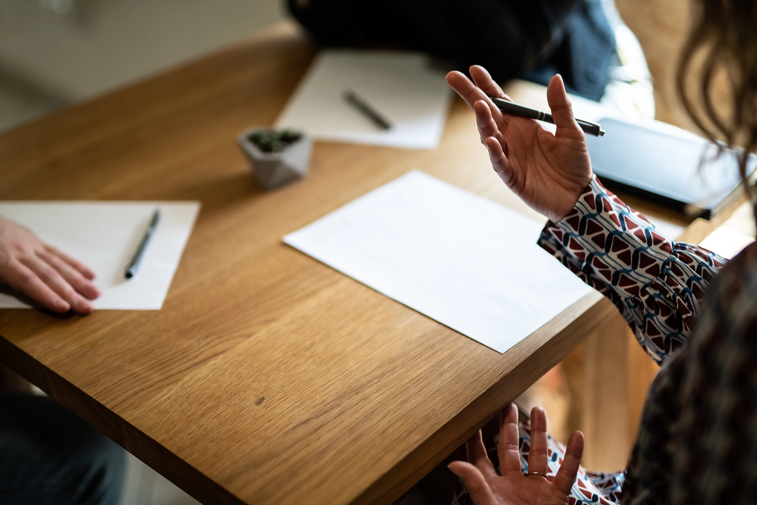 Guided discussions help couples reach fair agreements with professional support